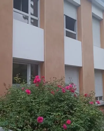 Joli T2 meublé, calme et lumineux dans une petite résidence moderne quartier Pont des Demoiselles