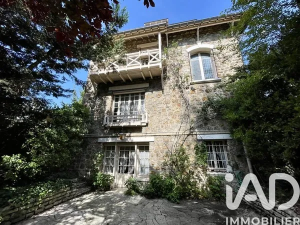 Maison 9 pièces 205 m²