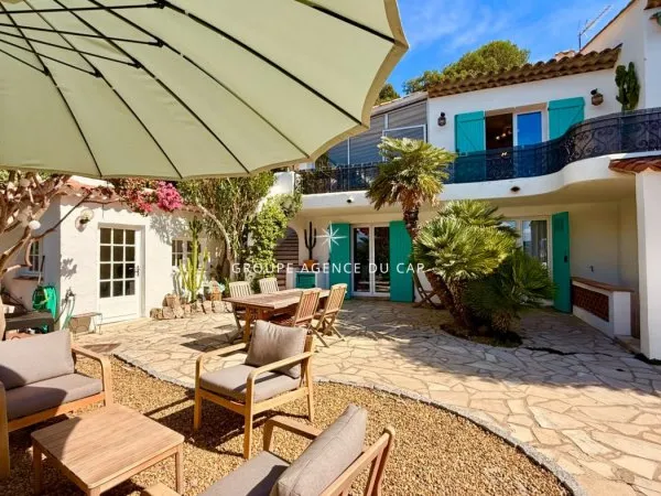 VILLA 174M² COMPRENANT 9 PIECES AVEC APPARTEMENTS INDEPENDANTS