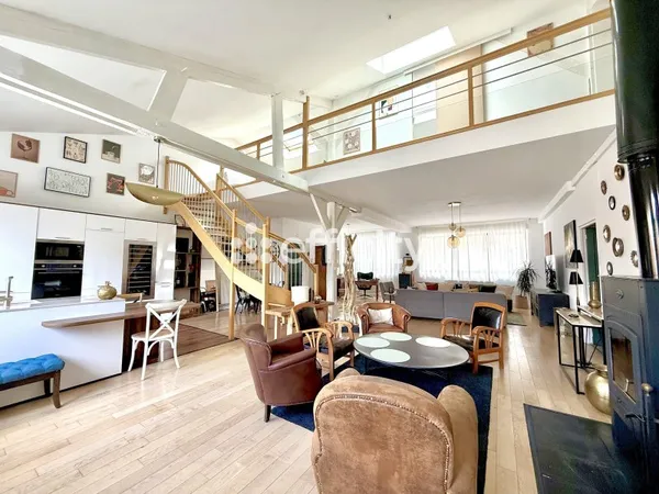 Loft 4 pièces 150 m²
