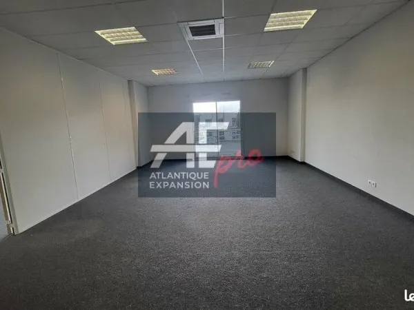 BUREAUX 81 m² SAINT NAZAIRE