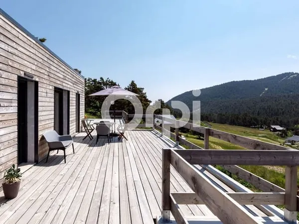 Maison 6 pièces 250 m²