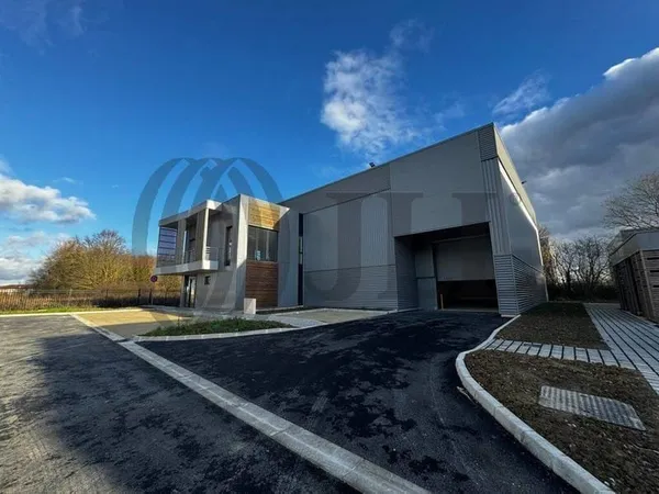 Local d'activité 804 m²