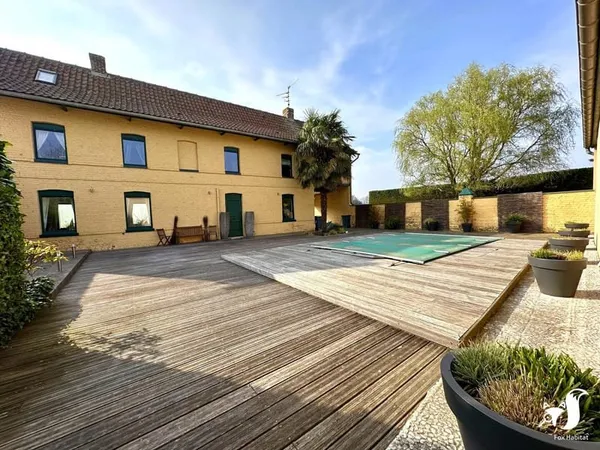 Maison 9 pièces 240 m²
