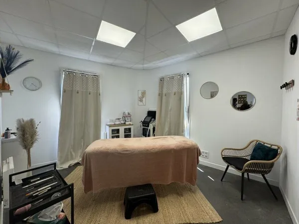 Bureau et espace de travail Location Chambray-lès-Tours  120m² 1450€