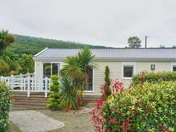 Chalet au lac de Guerlédan.