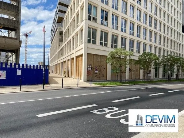 Local commercial 153 m²