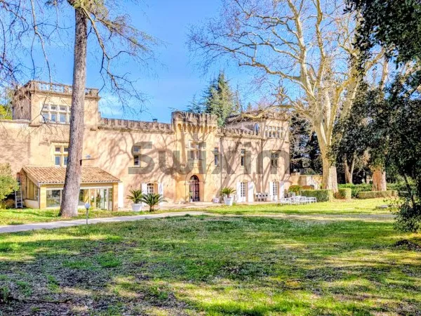 Complexe hôtelier (Murs et fonds) d'un ancien et magnifique relais de chasse
