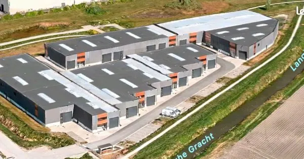 Local industriel 3 168 m²