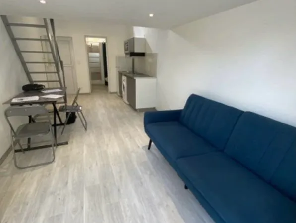 Duplex à louer avec cour privative
