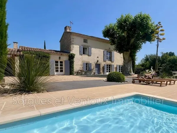 Mas provençal 6 pièces 140 m²