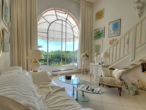 APPARTEMENT 2 PIECES 70 M2, PISCINE VUE dégagée SAINT-RAPHAEL