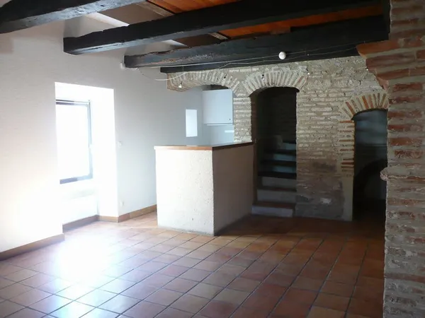 T1 AVEC MEZZANINE - COEUR DE VILLE - CAHORS