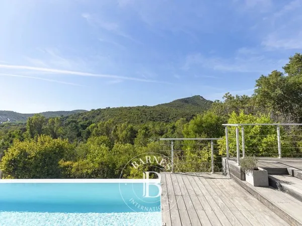 Favone, villa plage à pied, vue mer et montagnes, 4 chambres, piscine à débordement et chauffée