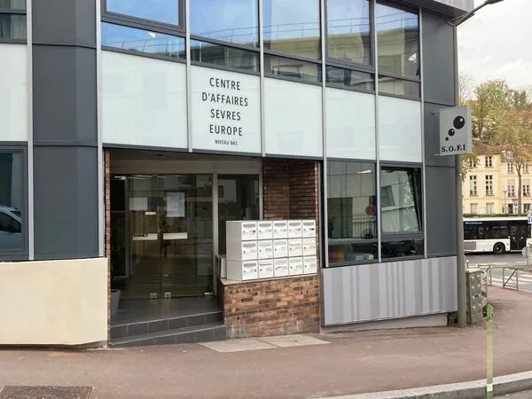LOCATION DE BUREAUX de 10M2 à 100M2