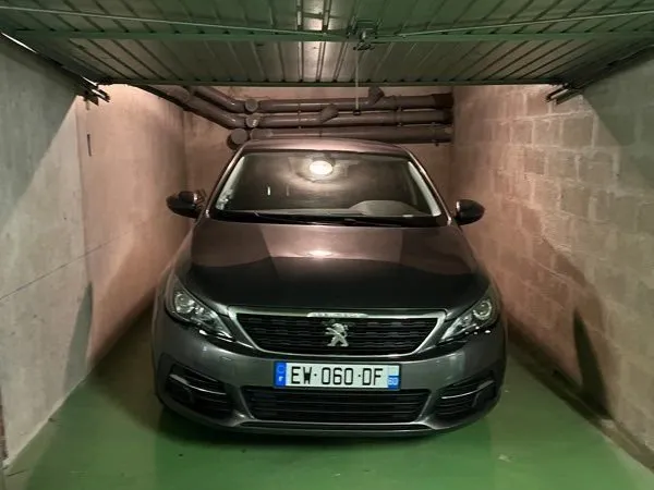Garage fermé cannes