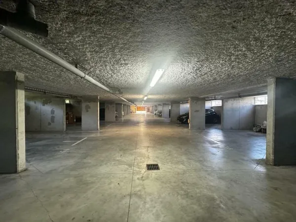 Place de parking - Quartier Sud d'AMIENS (80)