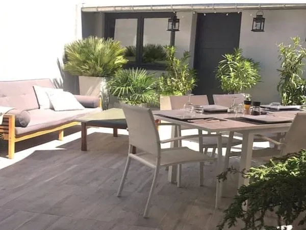110 m2 5 P 3 ch 95 m² de terrain centre ville