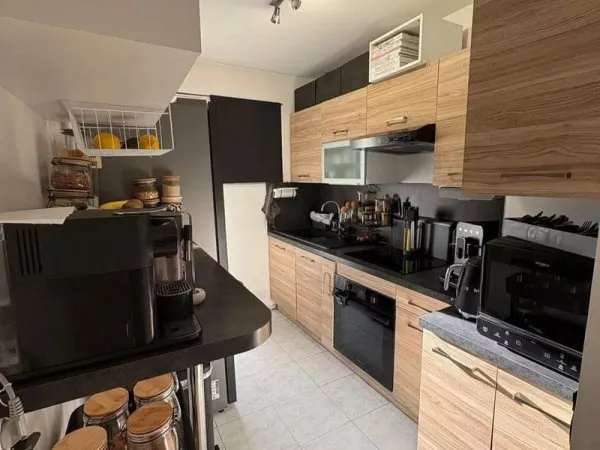 2 pièces avec balcons et cave