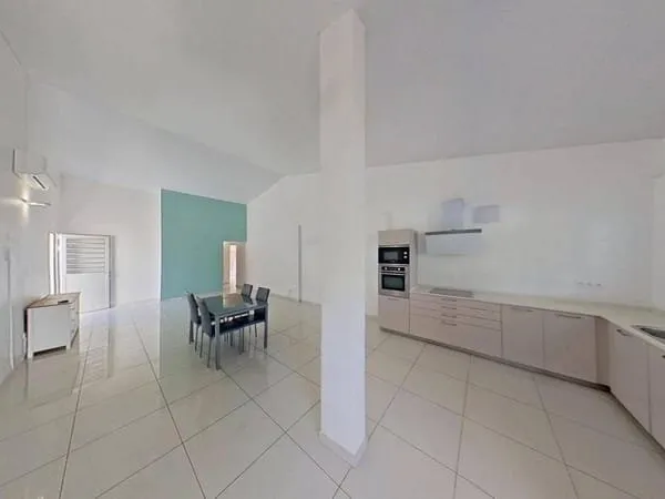 Maison 3 pièces 94 m²