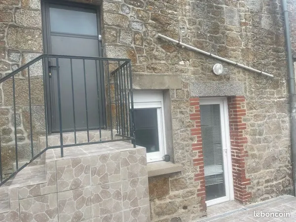 Grande maison avec deux appartements à vendre par le propriétaire