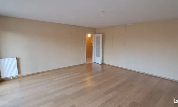 Local commercial 64 m²