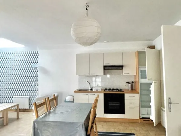 Au coeur de la Ville et à 5 mn de la gare, BEL APPARTEMENT F2 de 38 m2 meublé