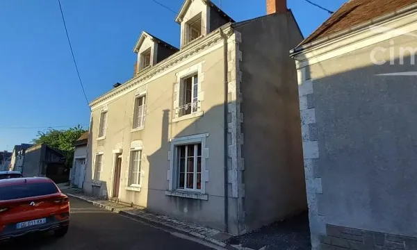 A VENDRE, OUCQUES LA NOUVELLE, Maison de bourg composée de 5 chambres + 2 bureaux