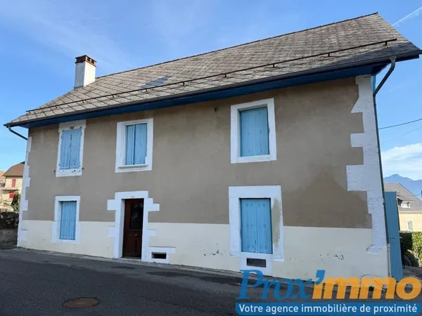 Maison à fort potentiel à rénover au coeur de Miribel-les-Échelles - 150 m² avec terrain et garage