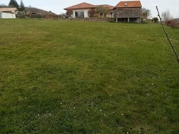 Terrain 1200 m²