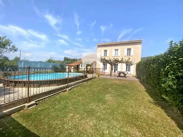 Carqueiranne - Superbe maison familiale plein sud avec jardin et piscine