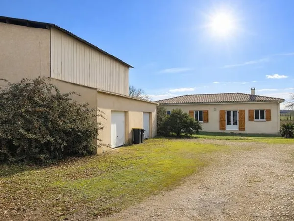 Plain-pied avec vue, hangar et sans voisin
