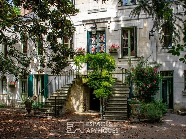 Maison de maître et son parc arboré en coeur de ville