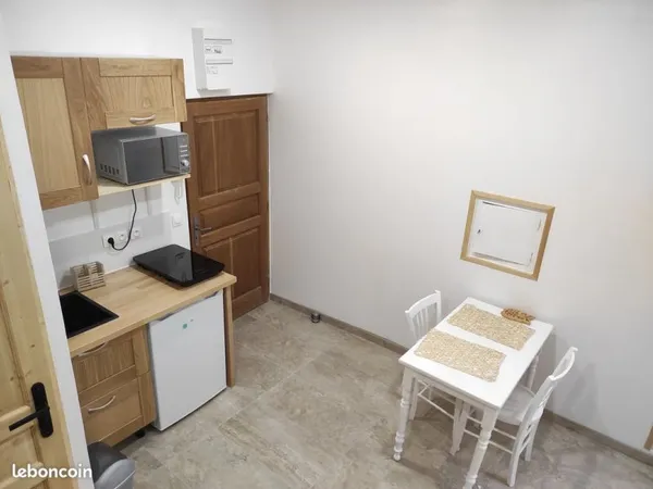 Studio meublé 15m² centre Aubenas