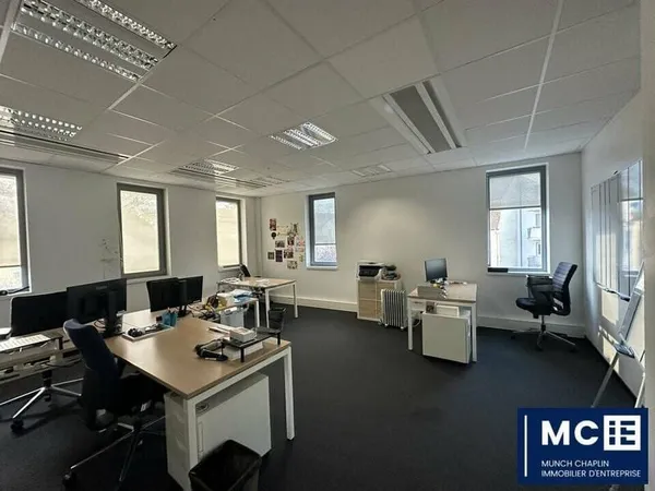 Bureaux 879 m²