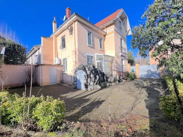 Maison 6 pièces 110 m²