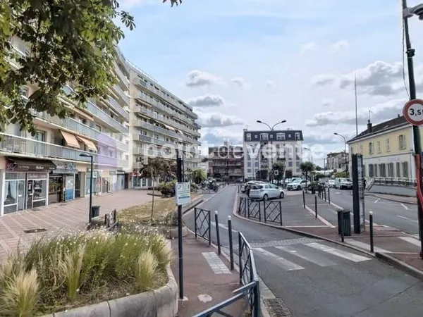 Local commercial 90 m²