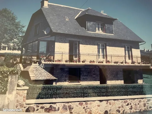 Grande maison de village proche du lac