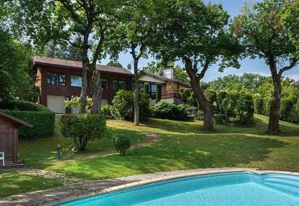 Maison 5 pièces 300 m²
