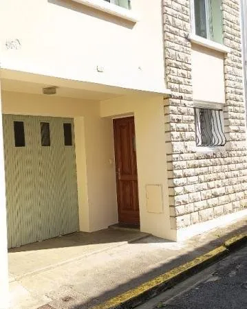 Centre Lalinde, jolie maison de Bourg T4 sur 2 niveaux, 88 m² SH