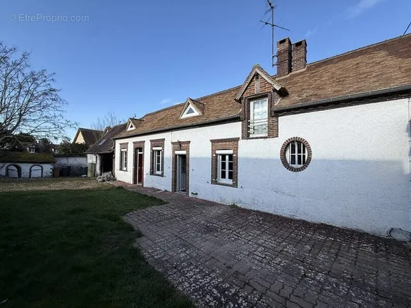 ABONDANT Maison 2 chbres + annexe + dépendance Terrain 394 m2