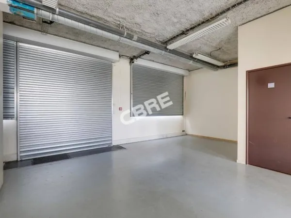 Local d'activité 2911 m²