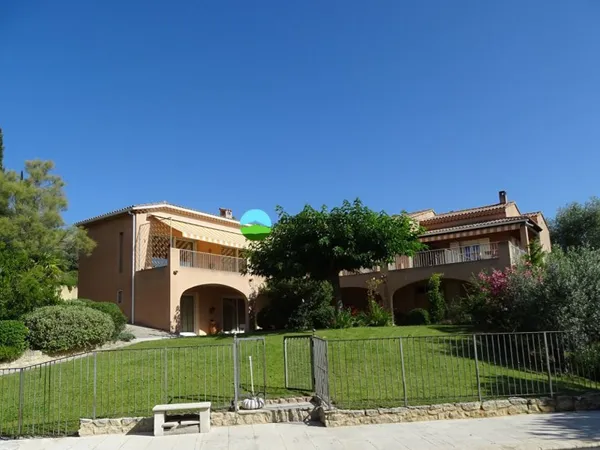 Grande maison proche Bédoin, vue, jardin et piscine