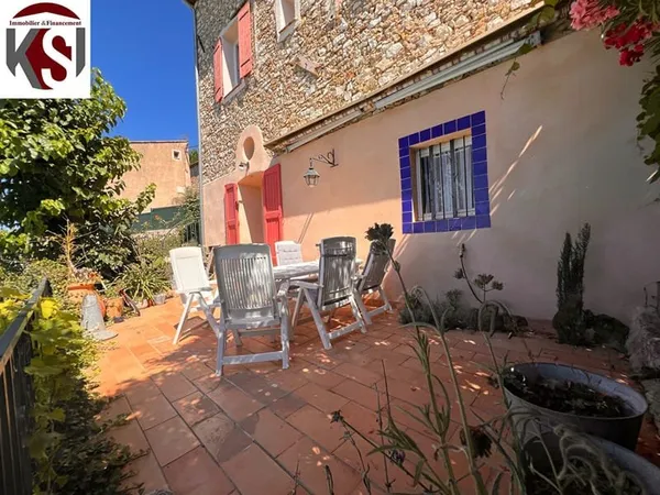 MAISON DE CHARME AVEC JARDIN PISCINE TERRASSE ET GARAGE