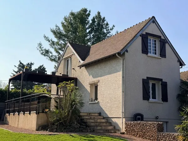 Grand pavillon sur sous-sol au nord de Cergy