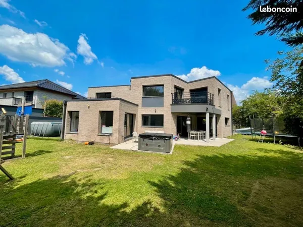 Leers maison cubique récente 220m² habitables sur une parcellde dec630m²