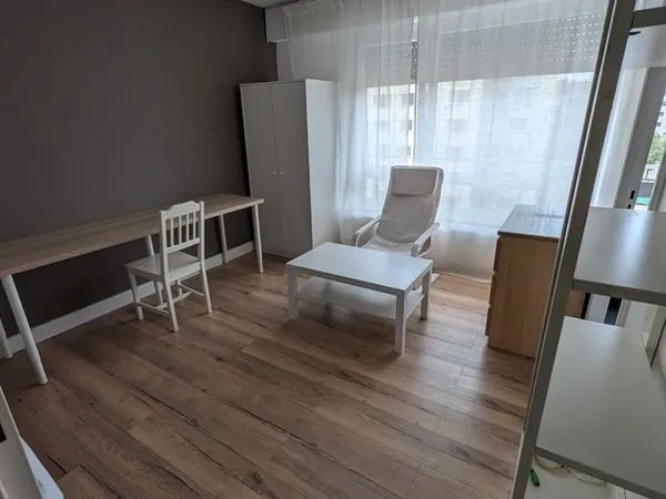 Studio proche tram