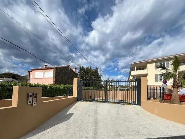 Parking 13 m²