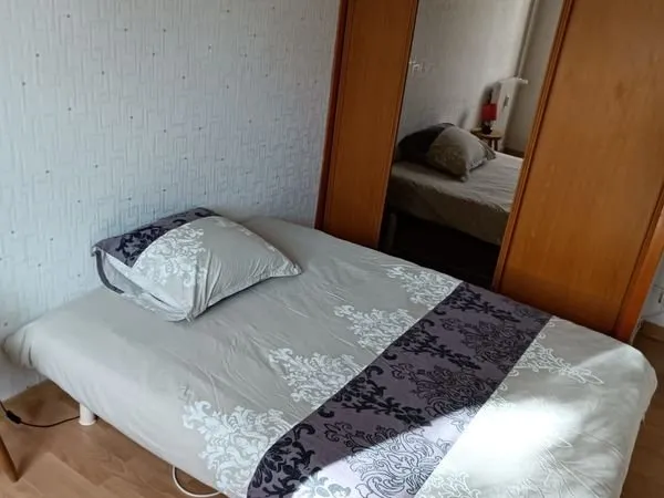 Chambre meublée non-fumeur