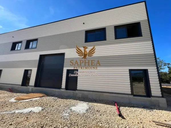 Local 1112 m²